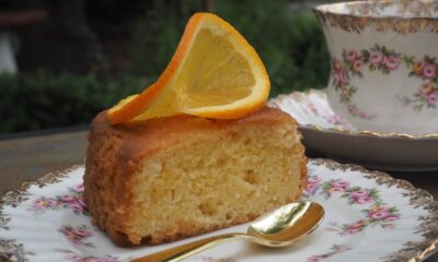 torta all'arancia con la glassa