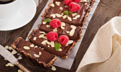 Crostata con amaretti e cioccolato