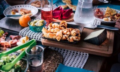 Aperitivo estivo, le ricette dei cocktail e degli stuzzichini da non far mancare