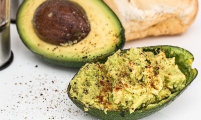 avocado farcito al salmone