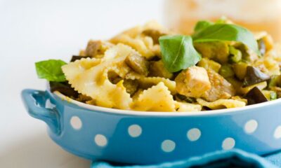 Come fare la pasta con tonno fresco e zucchine