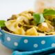 Come fare la pasta con tonno fresco e zucchine