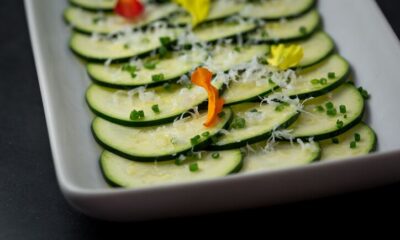 Zucchine marinate senza cottura, la ricetta perfetta per l'estate