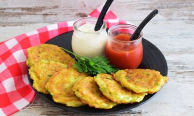 La ricetta dei pancake di zucchine di Simone Rugiati