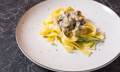 Tagliatelle ai funghi porcini e salsiccia, ricetta