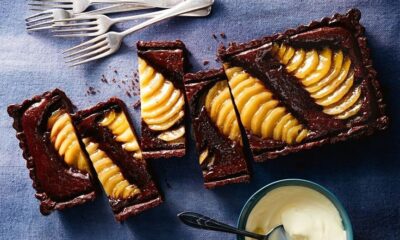 crostata con pere, cioccolato e amaretti