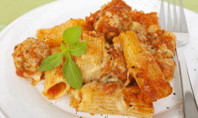 La ricetta della pasta al forno con polpette della nonna