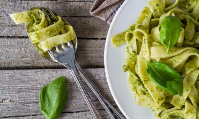 Tagliatelle integrali con pesto di pistacchi, la ricetta di Marco Bianchi