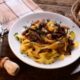 Tagliatelle ai funghi porcini: la ricetta del primo piatto autunnale