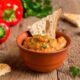 Come fare l'hummus di pomodori: la ricetta