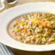 Zuppa di verza, zucca e orzo: una minestra autunnale e deliziosa!