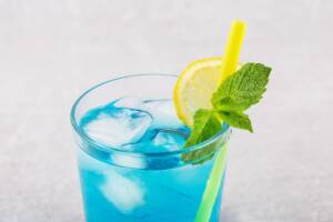 Blue Lagoon Cocktail: ricetta e ingredienti del vero drink da spiaggia