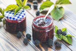 Marmellata di more senza zucchero, la ricetta senza semi