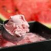 Preparare il gelato all’anguria è un gioco da ragazzi: scopri la ricetta!