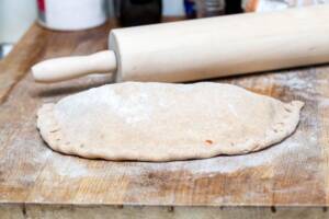 Calzone con pomodoro e mozzarella: ma che buoni!