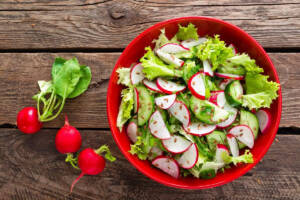 Insalata di ravanelli, un contorno facile e fresco