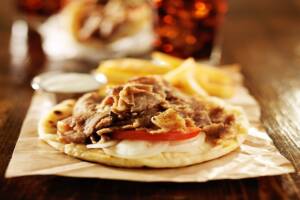 Facciamo un salto in Grecia per scoprire la ricetta della Pita Gyros!