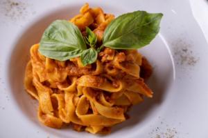 Pasta fresca fatta in casa: ecco la ricetta per fare le tagliatelle