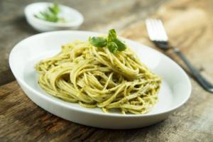 Pesto di pistacchi: la ricetta della salsa cremosa e saporita