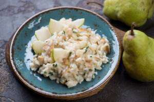 Risotto pere e taleggio, la ricetta super cremosa