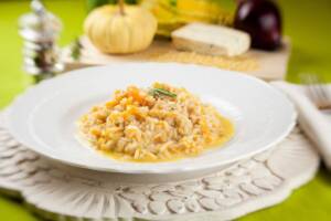 Risotto zucca e gorgonzola: un primo piatto ricco e saporito