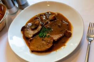 Scaloppine ai funghi, la ricetta originale della tradizione